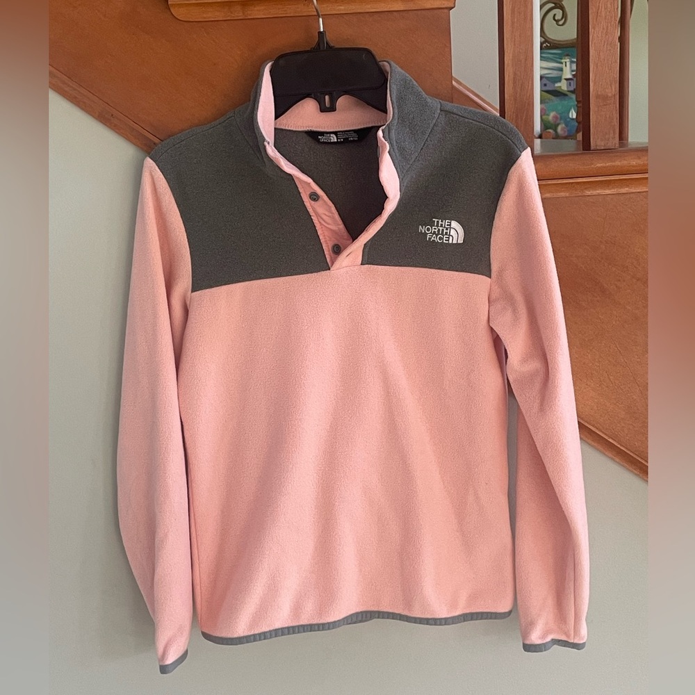 Never worn The North Face lightweight fleece